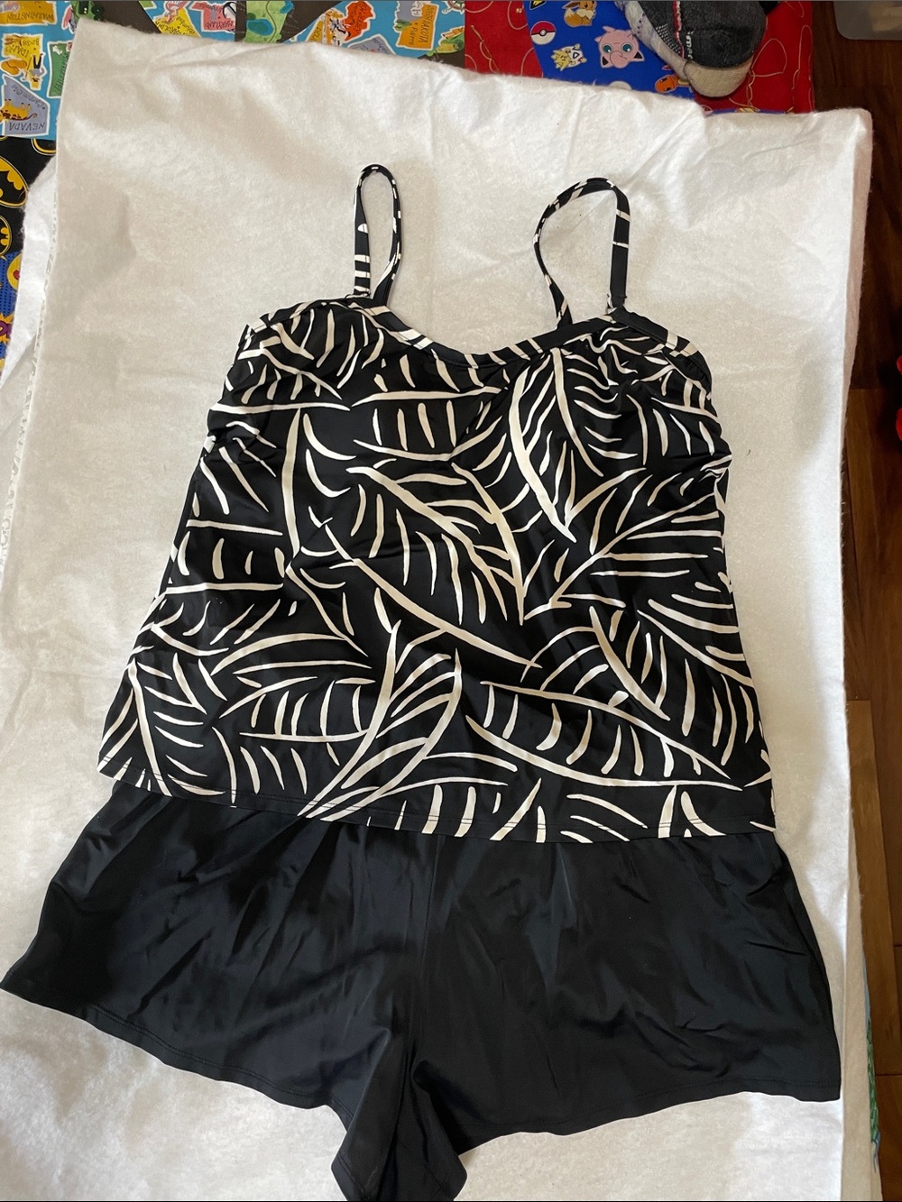 Trimshaper Women's Black And White One Piece Swimsuit. Good Condition. Size 12.